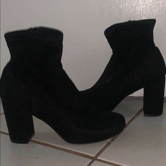 Black booties with zipper - Picture 1 of 2